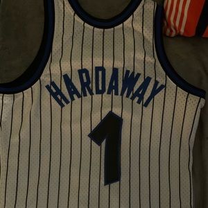 I’m selling an NBA 90s Penny Hardaway!Orlando Magic jersey.